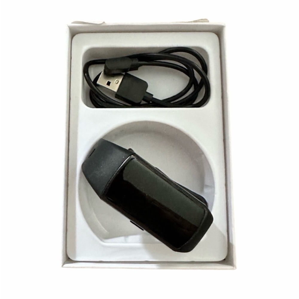 Sports Fitness Tracker - Black - New In Box - Picture 2 of 2